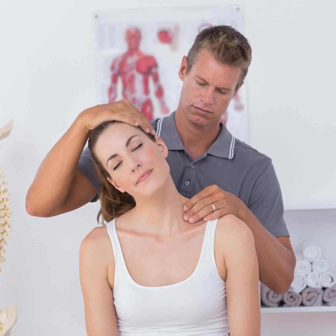 https://medcare.clinic/wp-content/uploads/2015/12/kiroprakticar.jpg